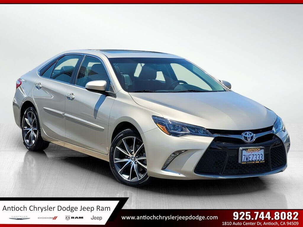 2017 TOYOTA Camry