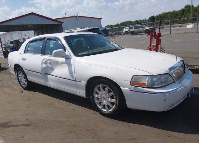 2009 LINCOLN Town Car