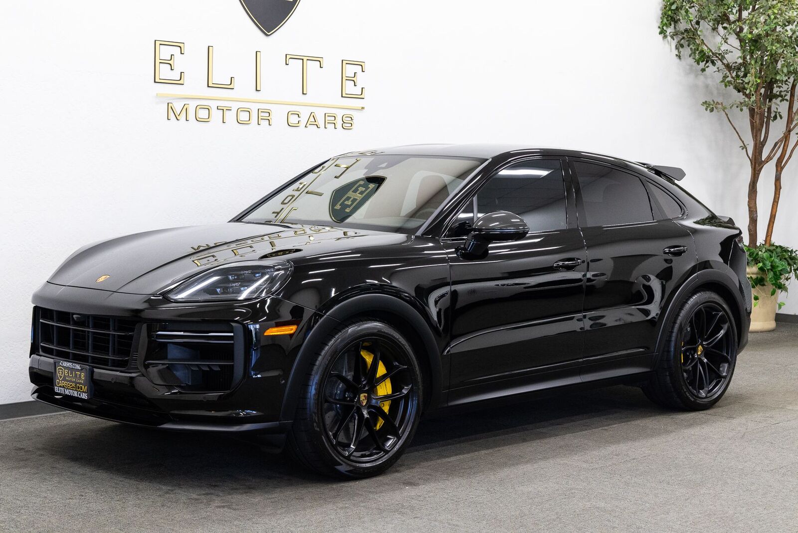 2024 PORSCHE Cayenne