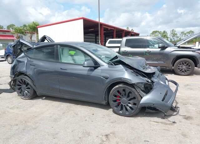 2022 TESLA Model Y