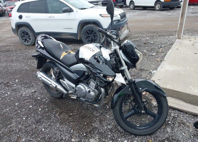 2013 SUZUKI GW250L