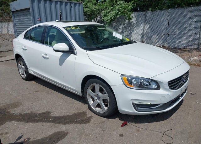 2015 VOLVO S60