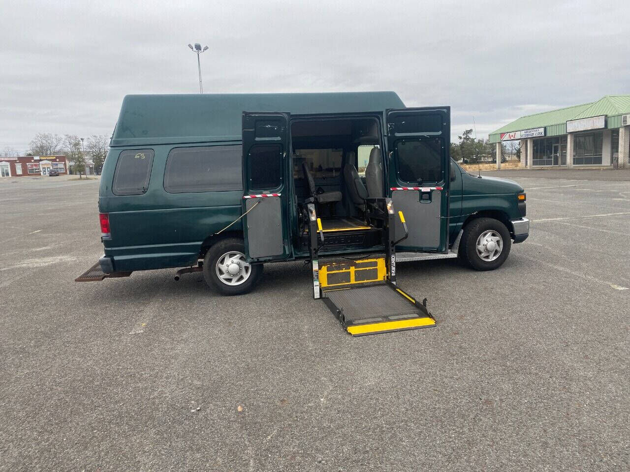 2009 FORD E-250