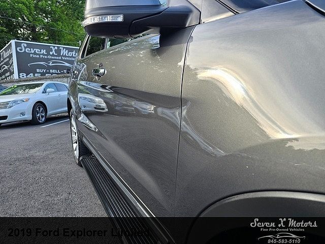 2019 FORD Explorer