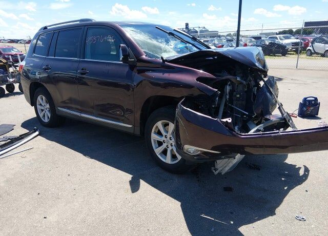 2011 TOYOTA Highlander