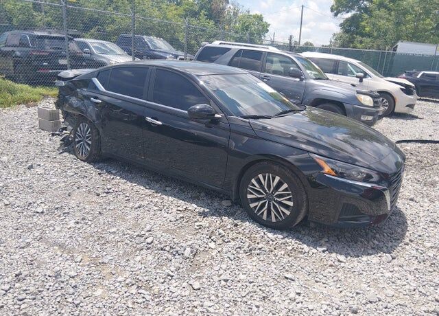 2023 NISSAN Altima