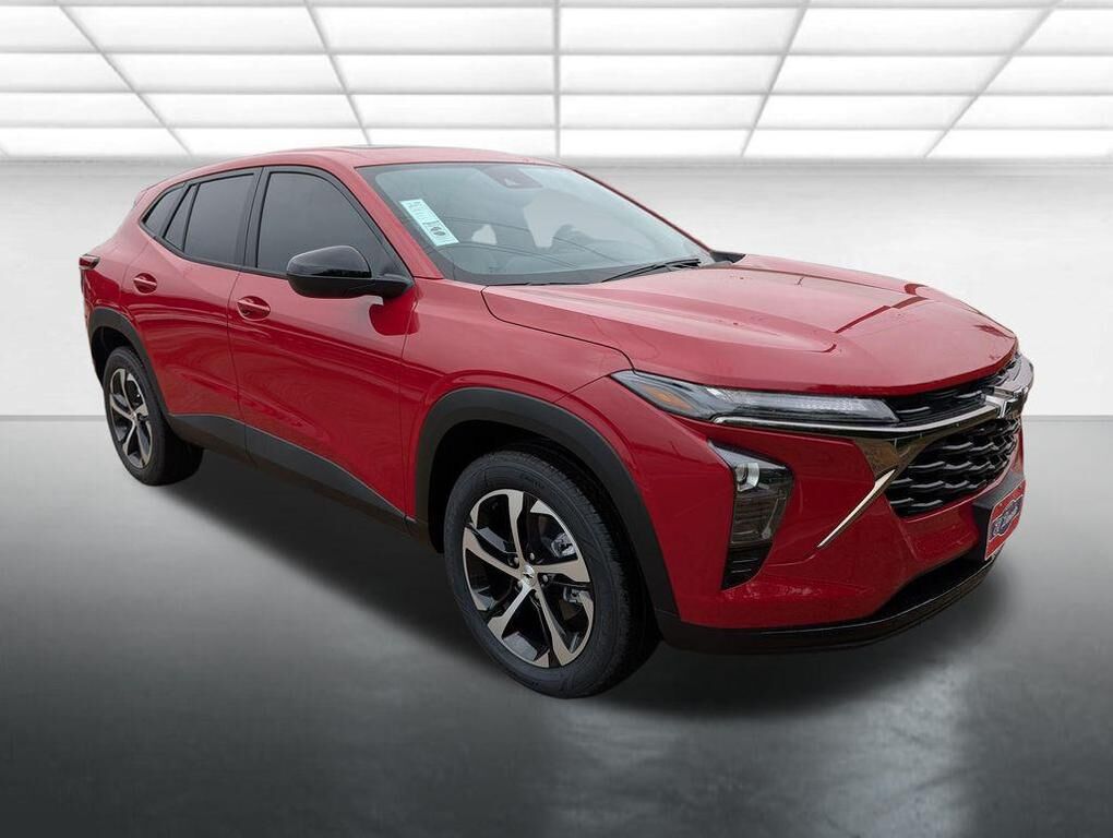 2026 CHEVROLET Trax