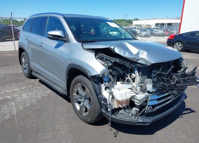 2018 TOYOTA Highlander