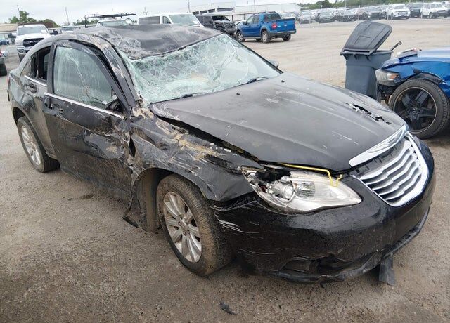 2011 CHRYSLER 200