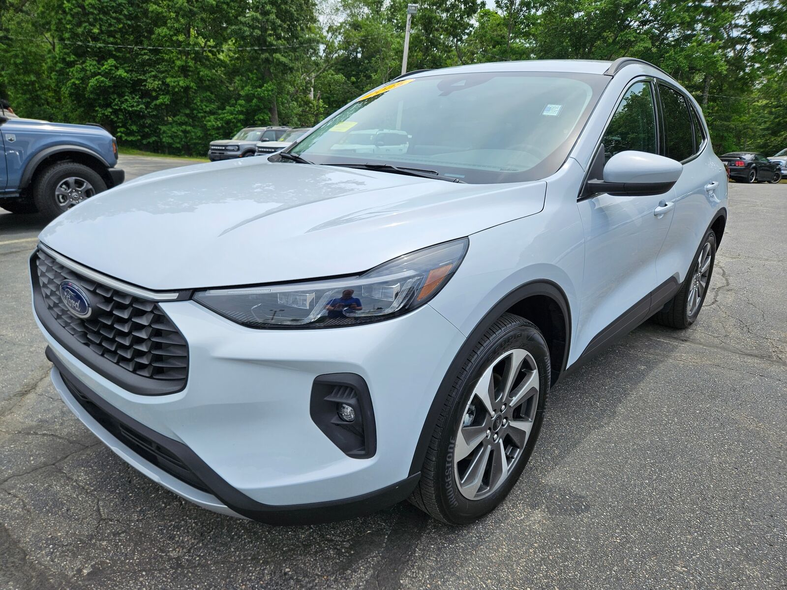2025 FORD Escape