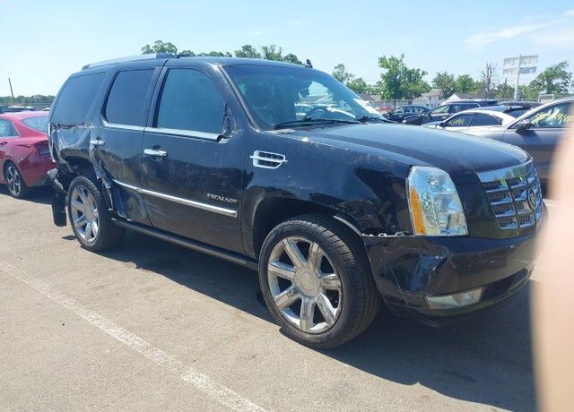 2011 CADILLAC Escalade