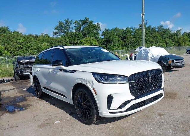 2026 LINCOLN Aviator