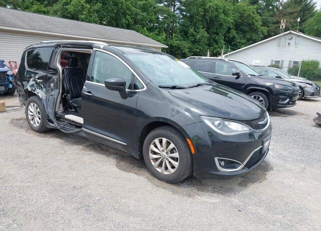 2019 CHRYSLER Pacifica