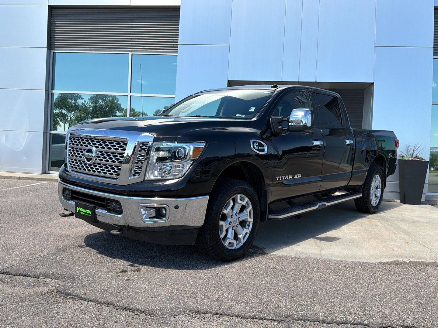 2017 NISSAN Titan