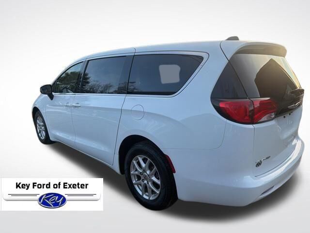 2023 CHRYSLER Voyager