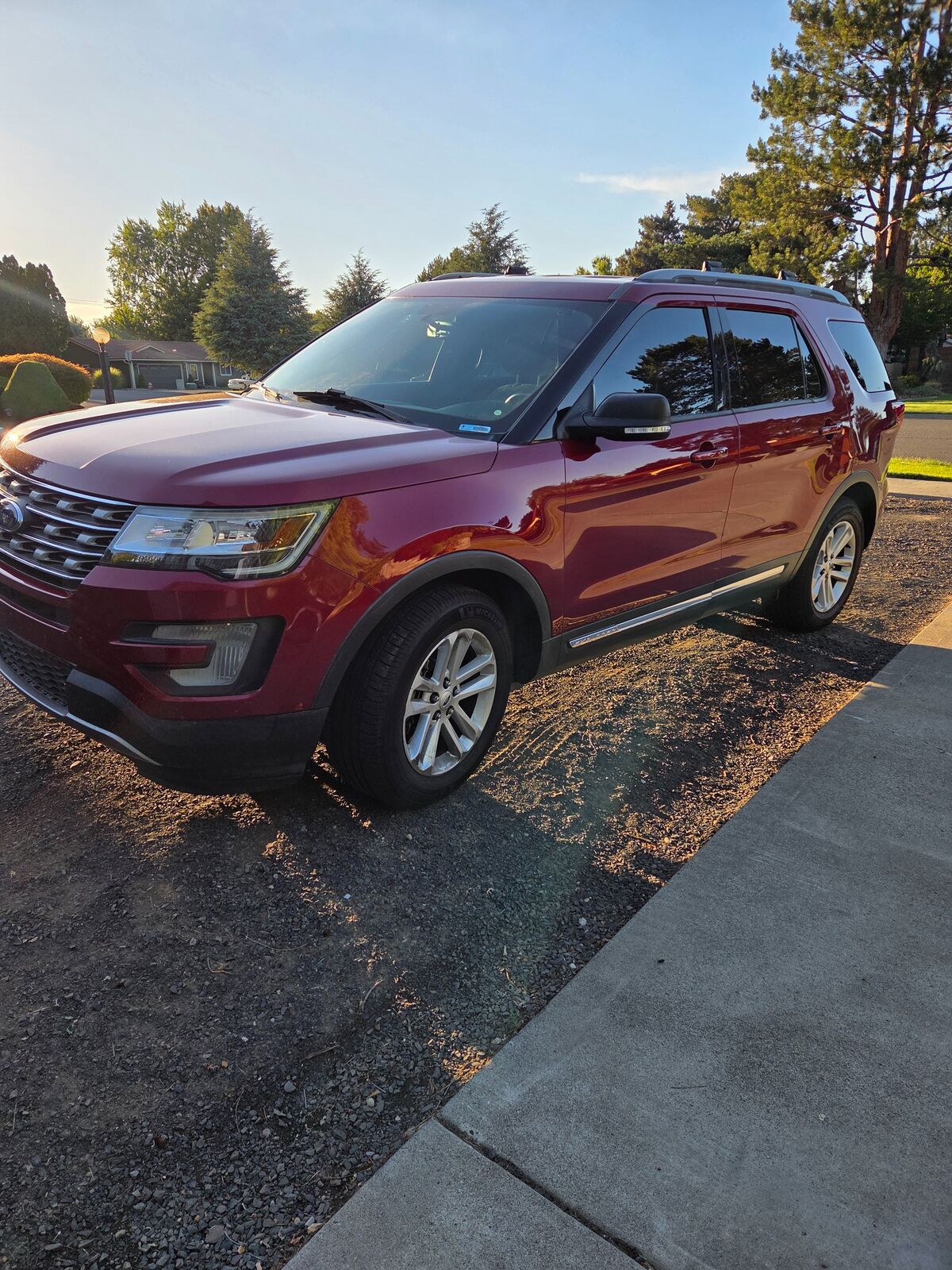 2017 FORD Explorer