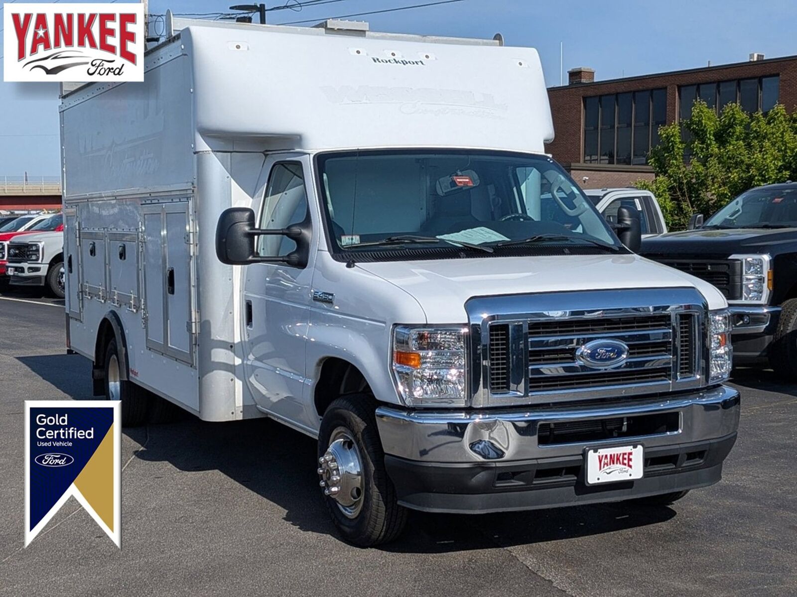 2022 FORD E-450
