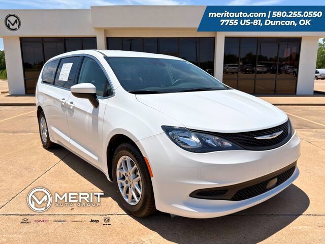 2023 CHRYSLER Voyager