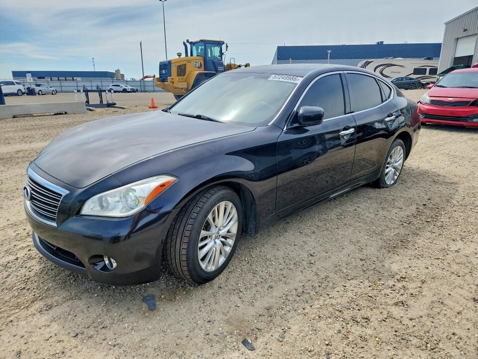 Infiniti M56