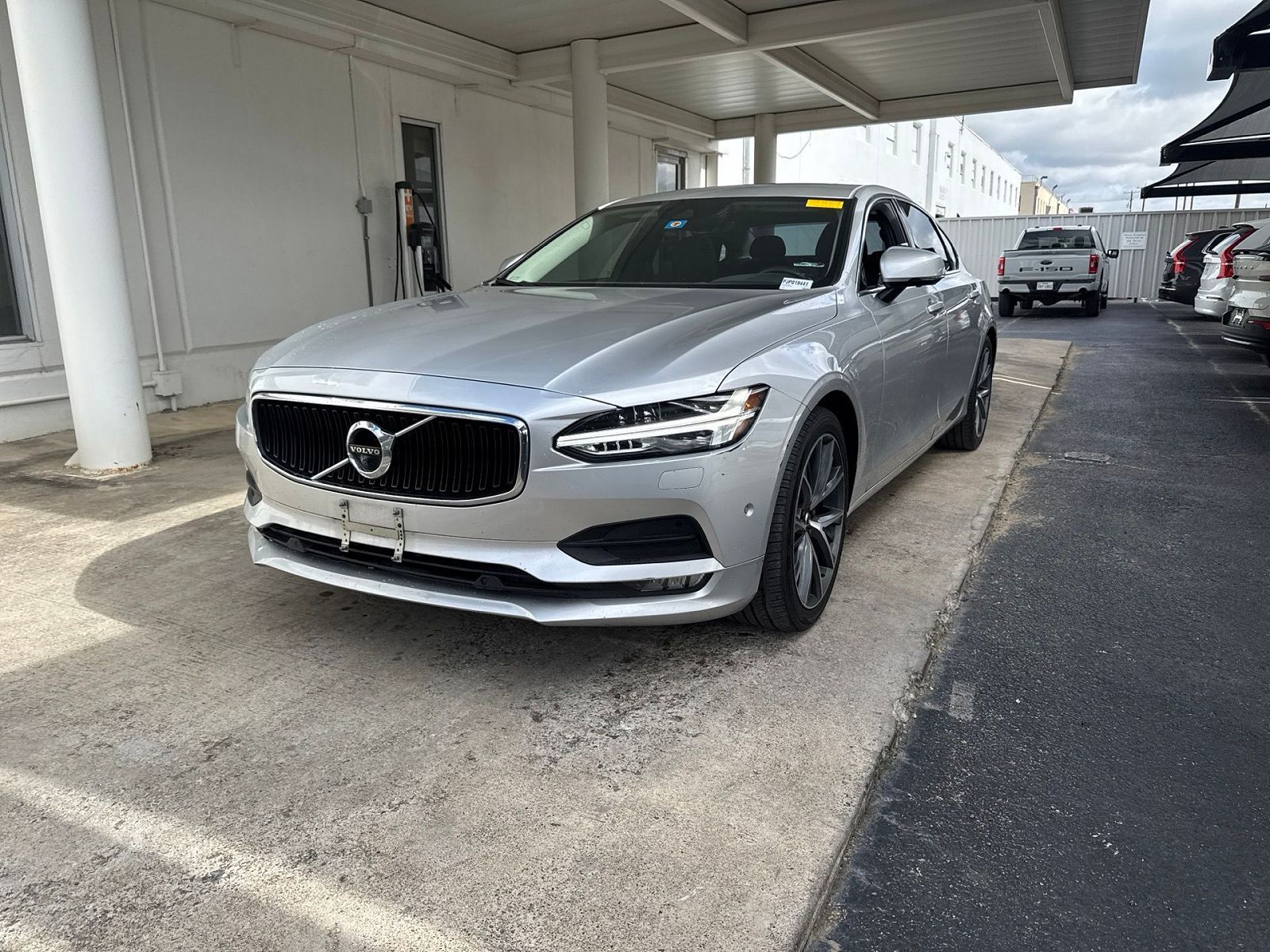 2018 VOLVO S90