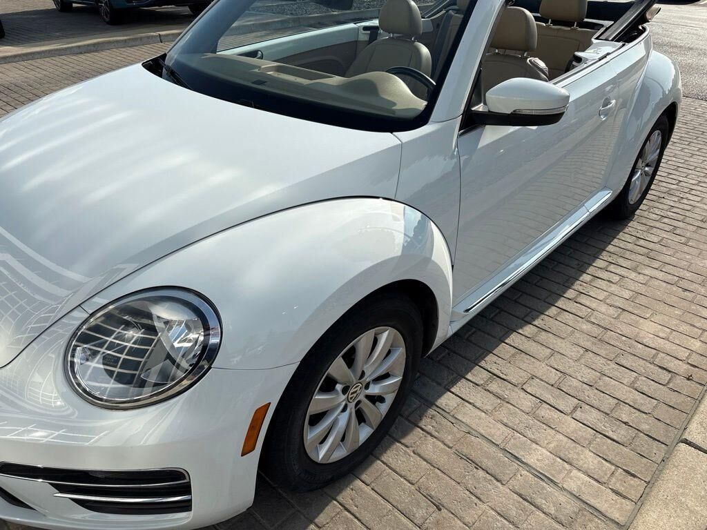 2017 VOLKSWAGEN Beetle