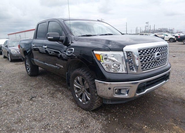 2017 NISSAN Titan