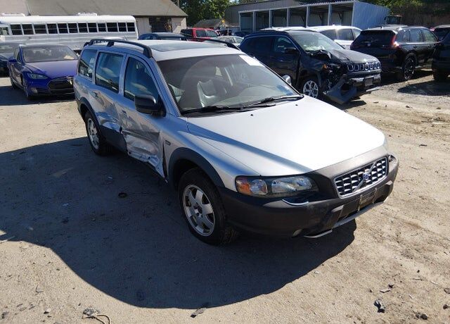 2004 VOLVO XC70