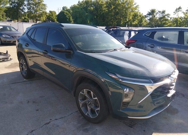 2025 CHEVROLET Trax