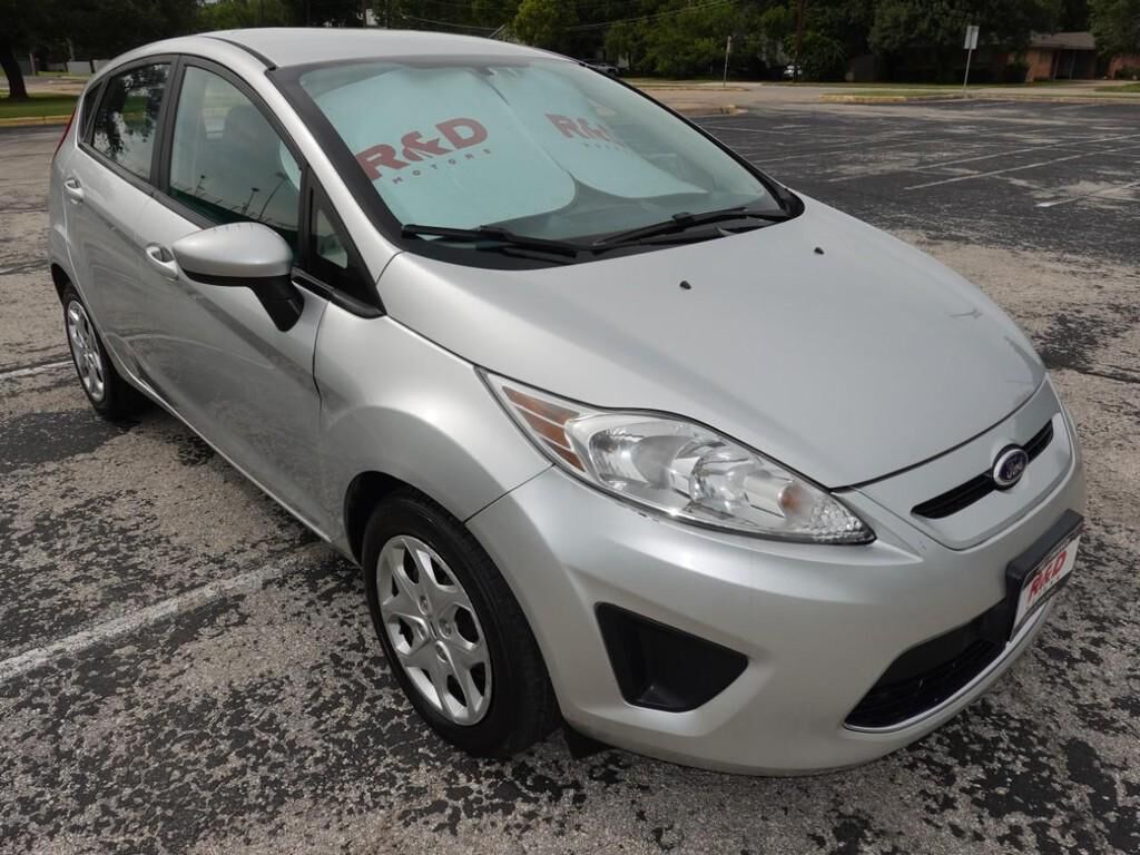 2011 FORD Fiesta