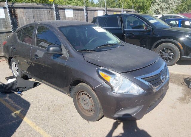 2015 NISSAN Versa