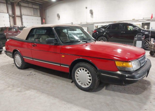 Saab 900