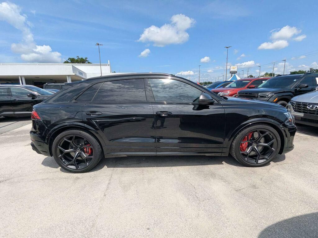 2025 Audi RS Q8