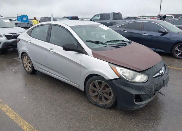 2012 HYUNDAI Accent