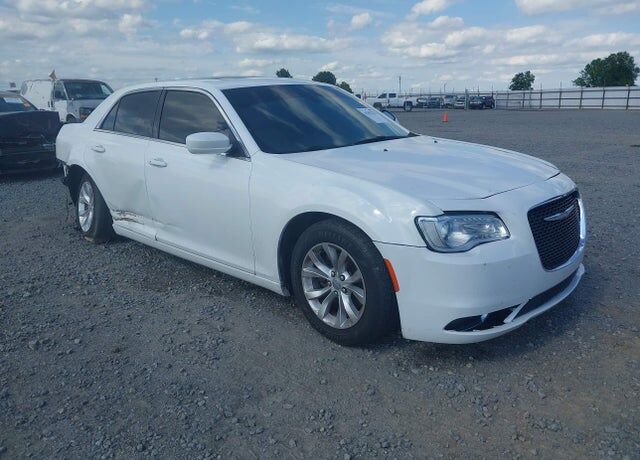 2016 CHRYSLER 300