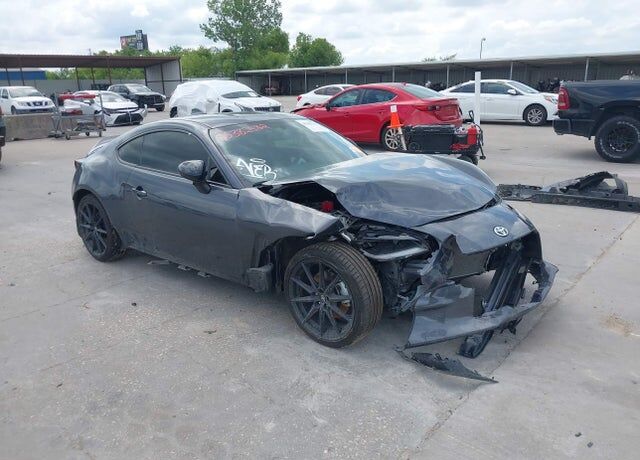 2025 TOYOTA GR86