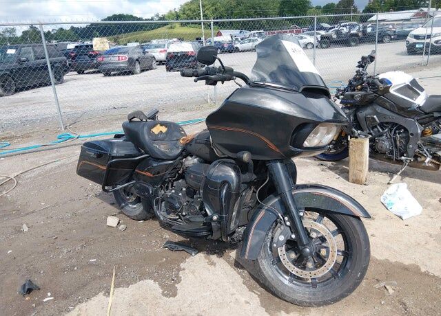2017 HARLEY DAVIDSON FLTRU / Road Glide Ultra