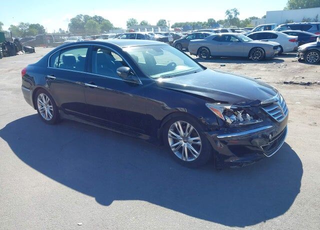 2013 HYUNDAI Genesis