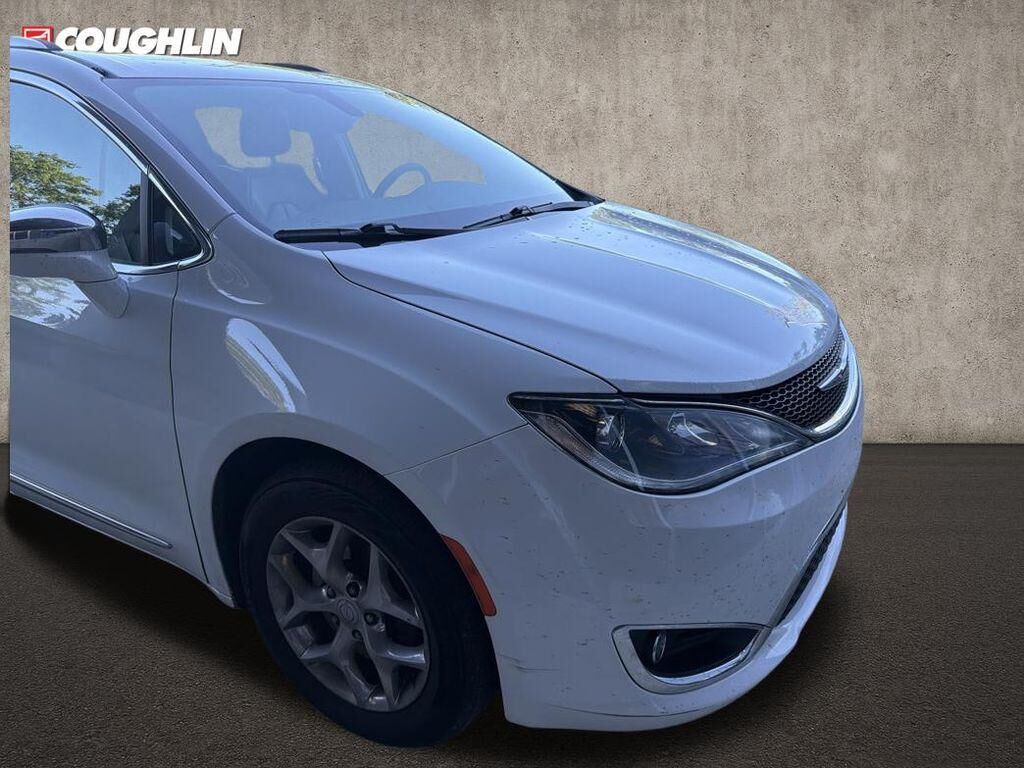 2019 CHRYSLER Pacifica