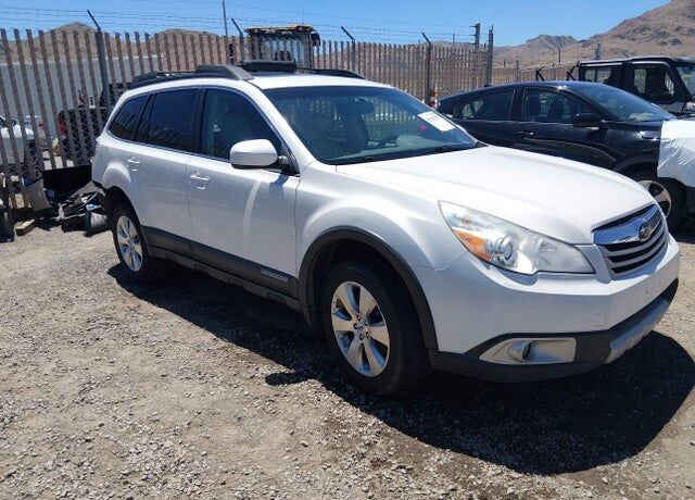 2012 SUBARU Outback
