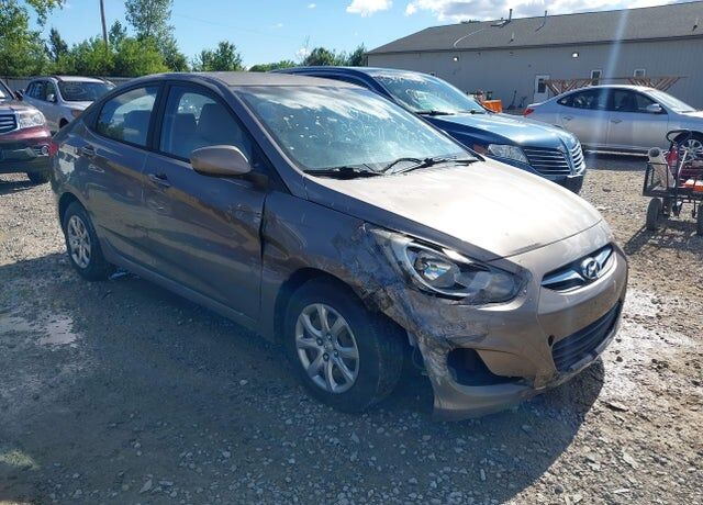 2013 HYUNDAI Accent