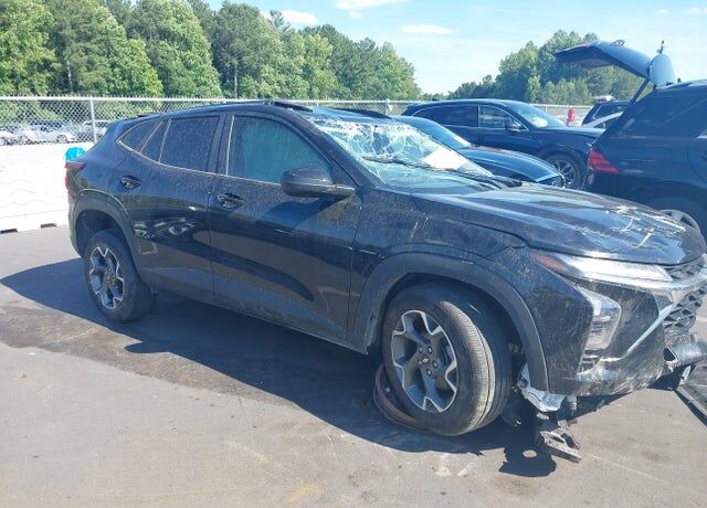 2025 CHEVROLET Trax