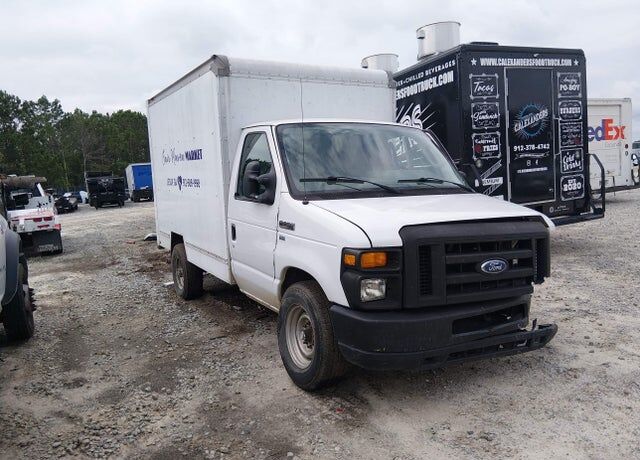 2011 FORD E-350