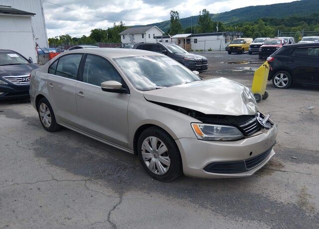 2013 VOLKSWAGEN Jetta