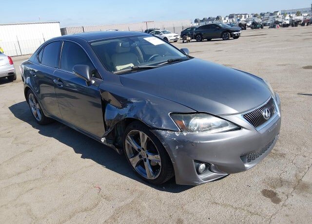 2013 LEXUS IS