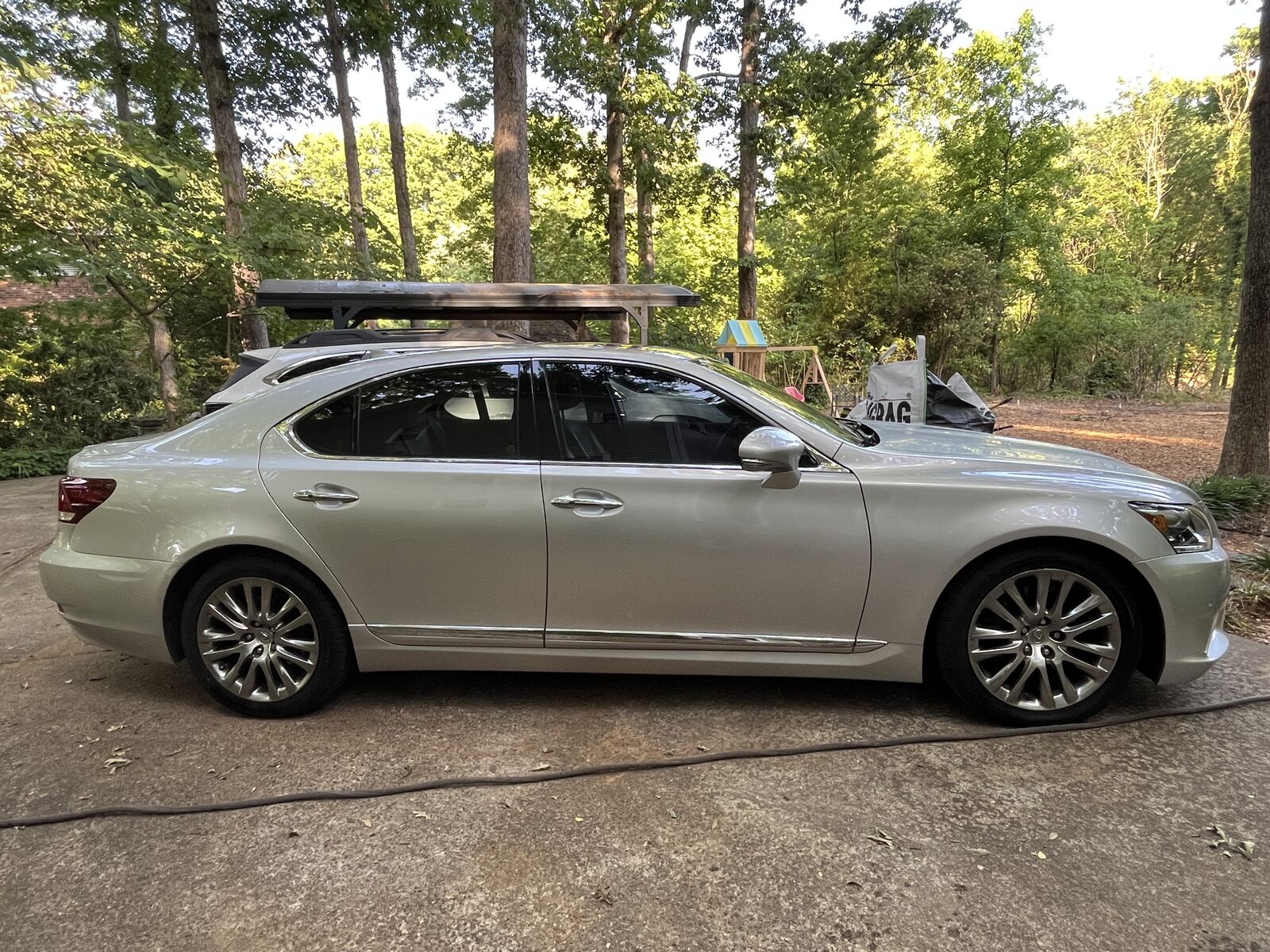 2016 LEXUS LS
