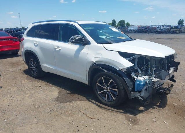 2018 TOYOTA Highlander