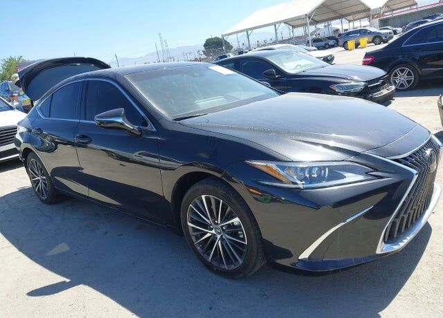 2025 LEXUS ES