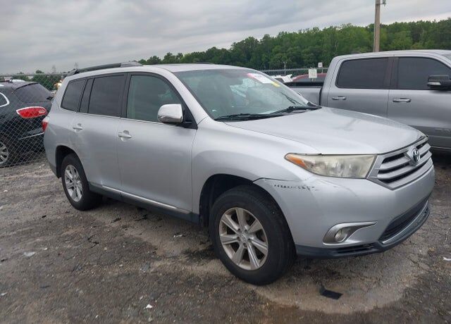 2011 TOYOTA Highlander