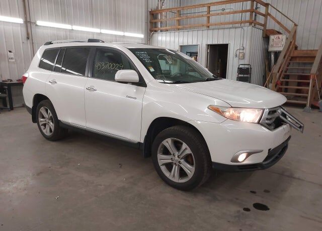2011 TOYOTA Highlander