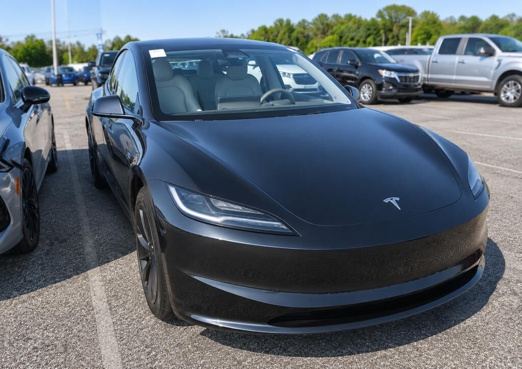 2024 TESLA Model 3